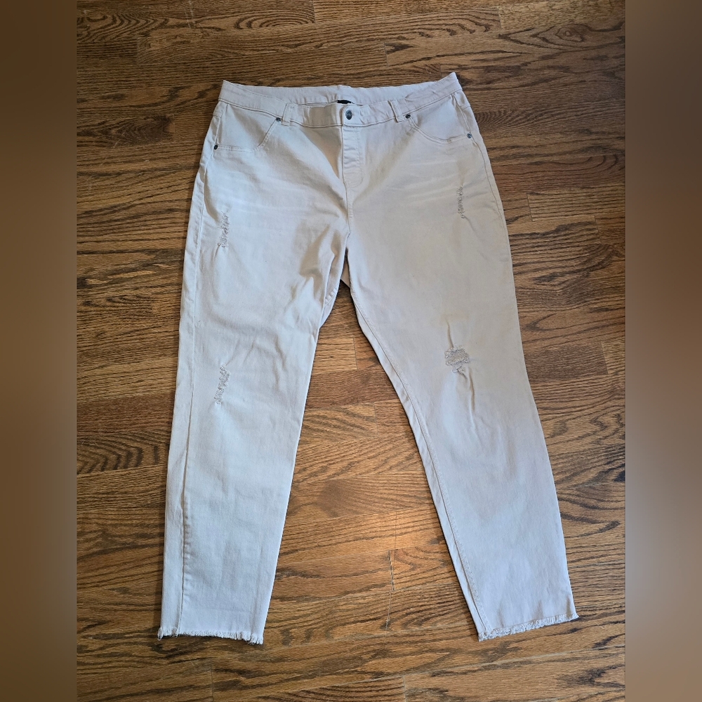Hue XL NWOT Tan Frayed Hem Skimmer Leggings